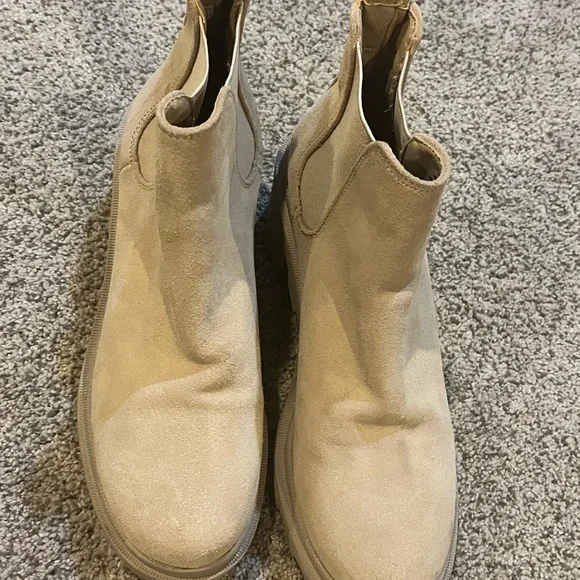 Steve Madden Beige Ankle Booties - Picture 3 of 10